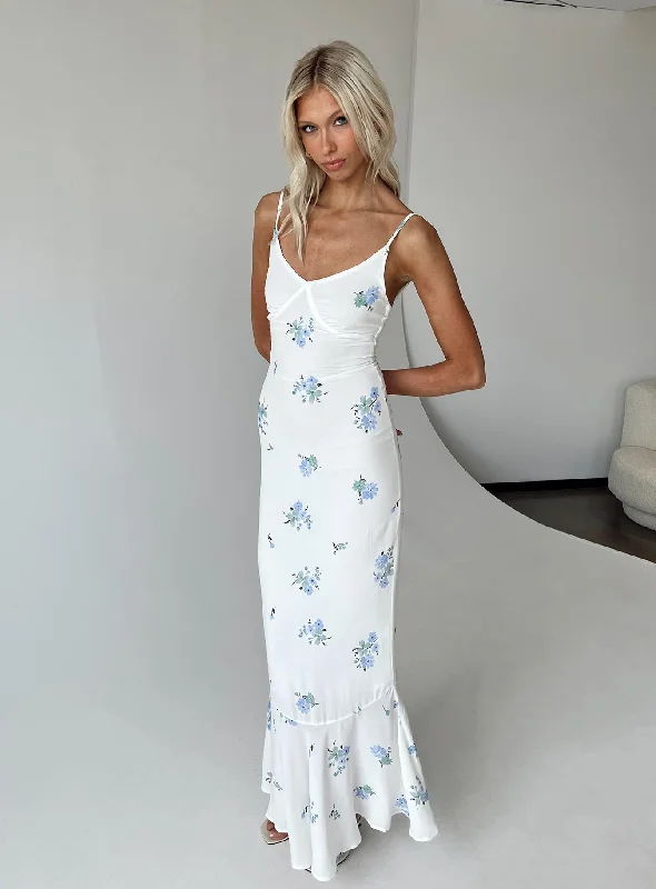 Sing Along Maxi Dress White / Blue Tall Fashionable Printed Maxi Dress