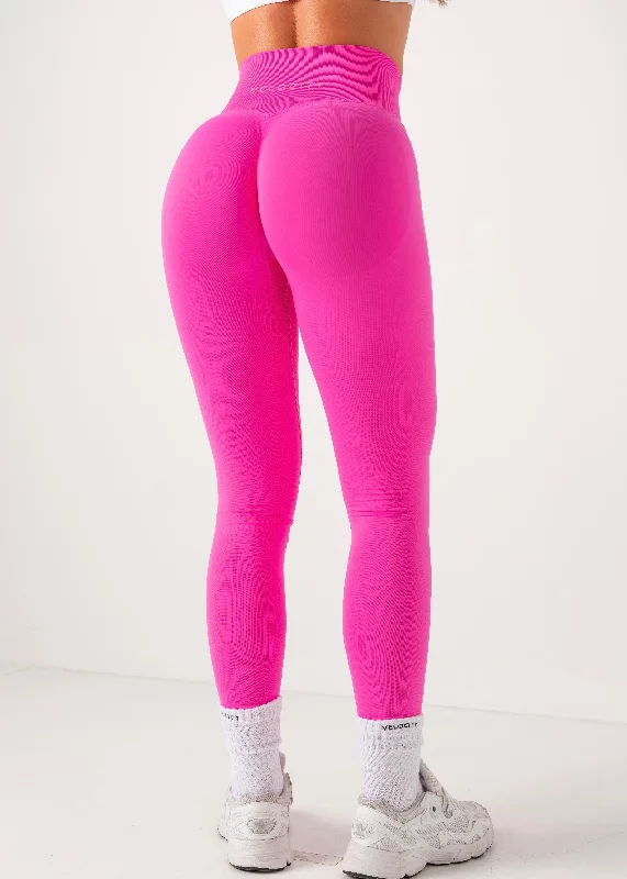 ULTIMATE SEAMLESS SCRUNCH LEGGINGS MINI - DRAGON FRUIT Comfortable Capri-Length Leggings