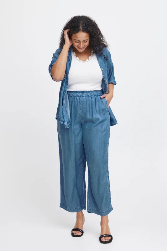 Wide Leg Jeans in Denim Trendy Plus Size Jeans